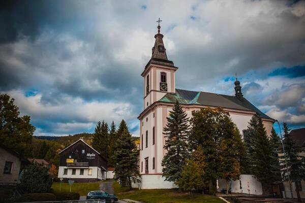 Z Rokytnice nad Jizerou na Dvoračky – Neznámé Krkonoše