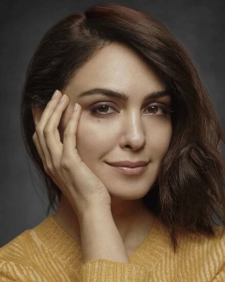 Nazanin Boniadi (Jak jsem poznal vaši matku, Dva světy)