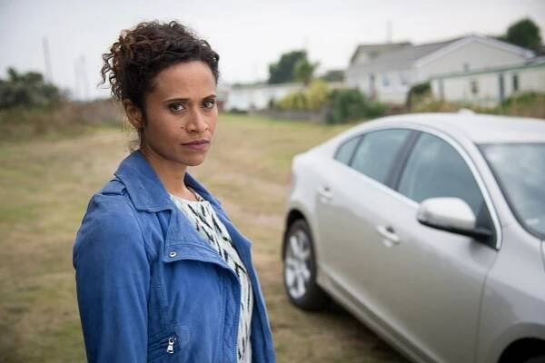 Nevinný - Promo - Angel Coulby