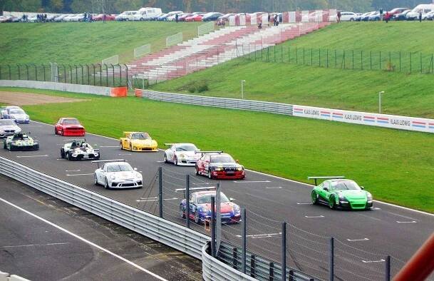 Závody a setkání klasických vozů k zakončení sezóny na autodromu v Most v sobotu 8. října.