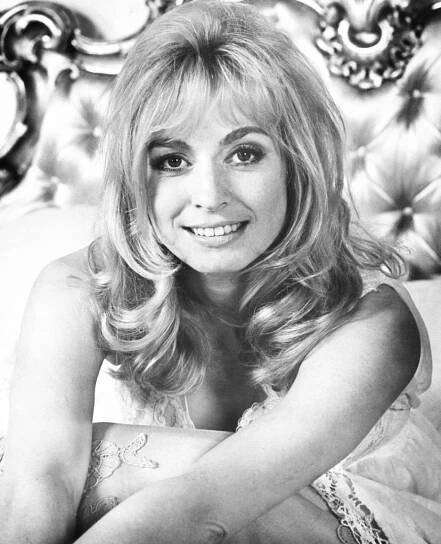 30 Is a Dangerous Age, Cynthia - Promo - Suzy Kendall