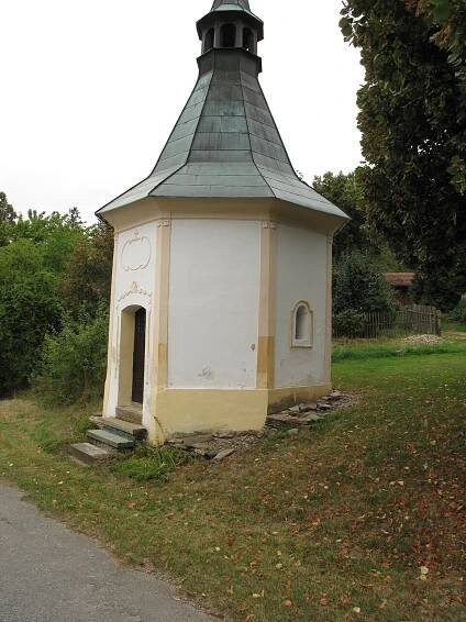 Soubor:Mašovice (Hořepník), kaple.jpg