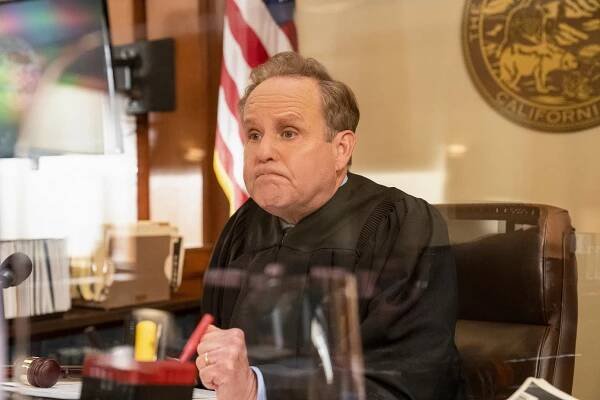 All Rise - Safe to Fall - Z filmu - Peter MacNicol