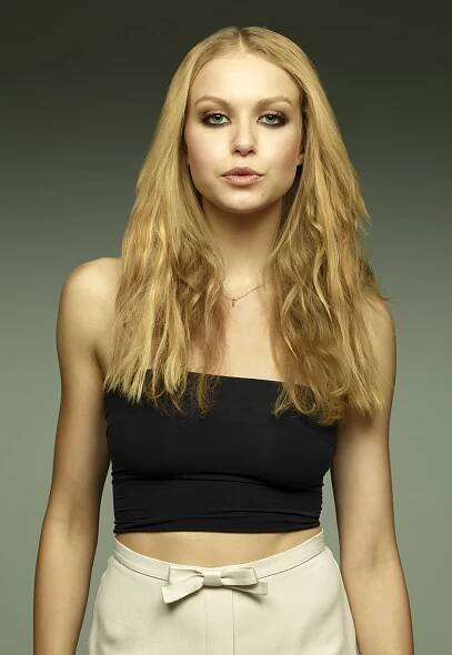 Bill Skarsgard, Landon Liboiron, Penelope Mitchell and Freya Tingley HEMLOCK GROVE Interview
