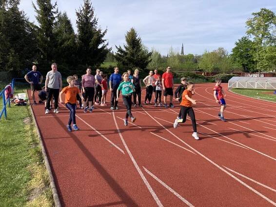 Druhý trénink rodin AK Olomouc – Atletika pro rodinu