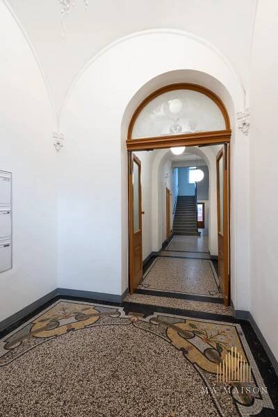 Komerční prostor k pronájmu, 105m2, Pařížská ulice, Praha 1 | RealityMIX