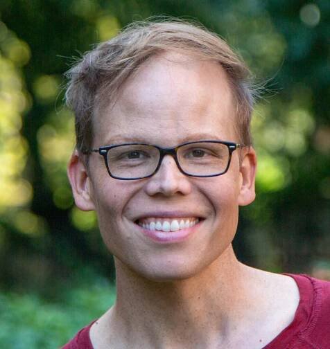 Hiller-headshot-2020-Jeff-Hiller-e1597272421645-967×1024