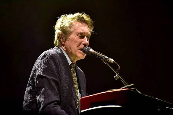 Bryan Ferry zvedl ze sedadel celé Forum Karlín
