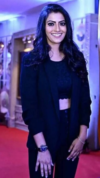In Pics: Stylish looks of Varalaxmi Sarathkumar