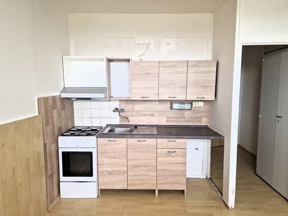 Pronájem bytu 1+1 v Chomutově, Jirkovská ul., 35 m2 - Vivafin Reality