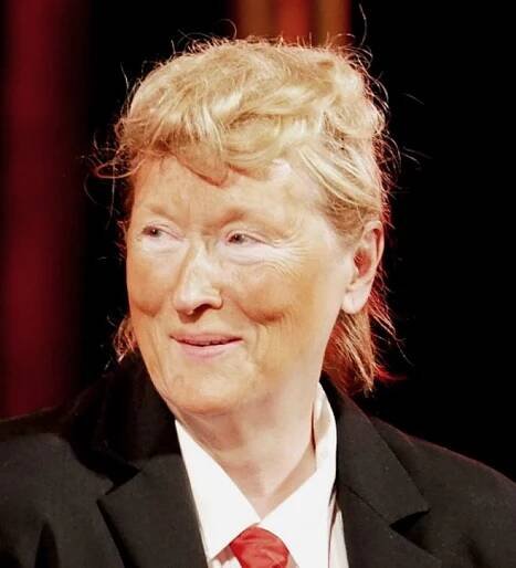 Meryl Streepová parodovala Trumpa. Nechyběly krátké blond vlasy, červená kravata a "pupek"