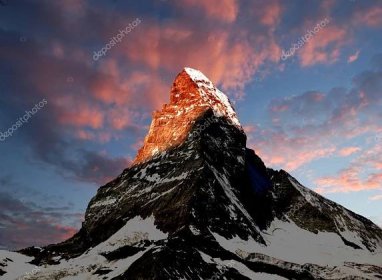 Stáhnout - Východ slunce na matterhorn - Švýcarské Alpy — Stock obrázek