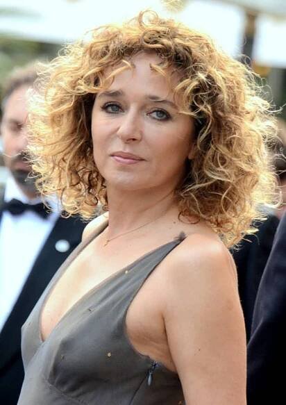 Soubor:Valeria Golino Cannes 2015.jpg – Wikipedie