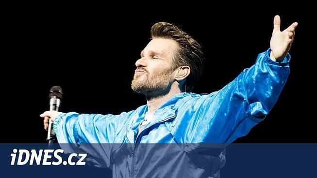 Leoš Mareš zazpívá v kulturáku, kde mu rozbili auto. Teď bych to nehlásil, říká - iDNES.cz