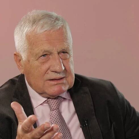 Klaus: Covid je nástroj na změnu společnosti, nebojím se a roušku nenosím, lidi si musí utáhnout opasky