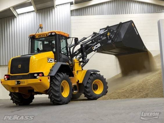 Kolové nakladače S Agri | JCB AGRO