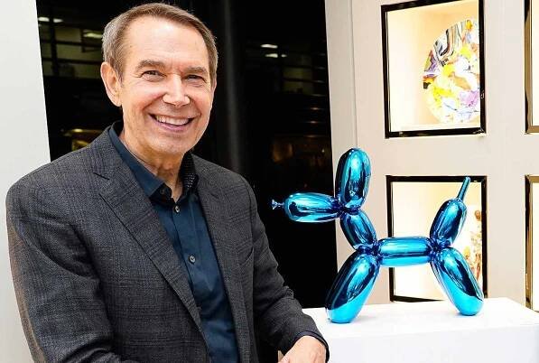 Woman Shatters Iconic Jeff Koons 'Balloon Dog' Sculpture Worth $42,000 at Art Show: 'Very Sorry'