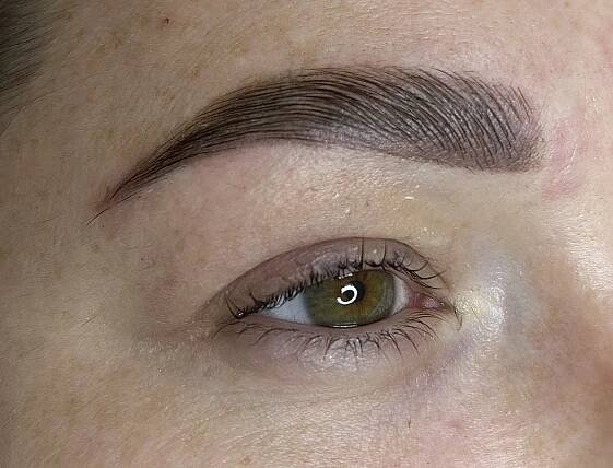 Krásná hned po probuzení: laminace obočí i lash filler