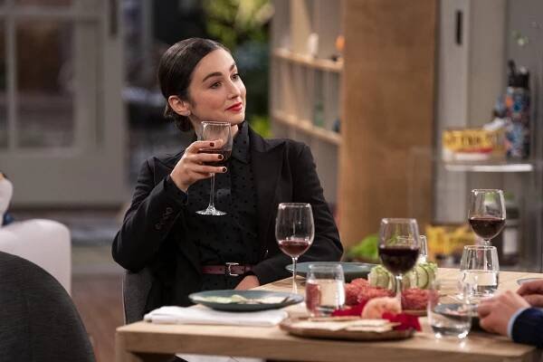 Pěkně chytré - Slyšeli jste to? Chelsea narazila na Margot! - Z filmu - Molly Ephraim