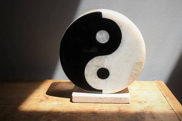 Yin-Yang Onyx desk lamp - inner peace, 8 inch diameter