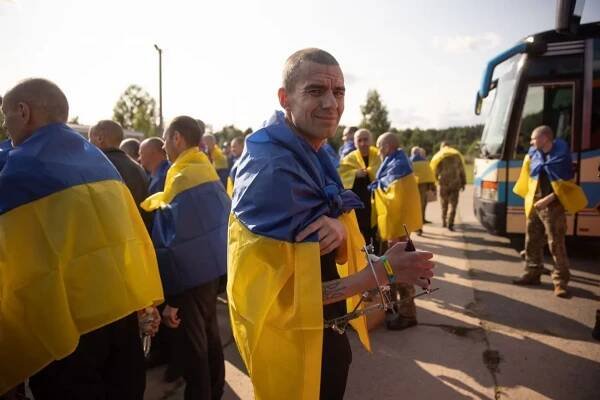 Tři roky v zajetí: Na Ukrajinu se vrátili i obránci Mariupolu. Vyhublí, nemocní a zmrzačení