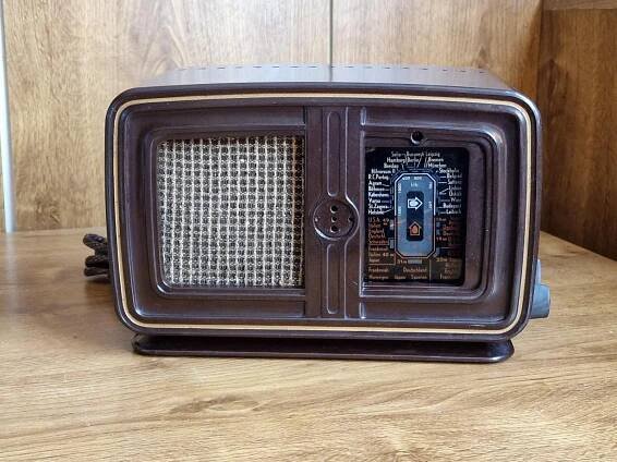 WW2 / 1941 Berlín / Roland Brandt S101MK / starožitné bakelitové radio