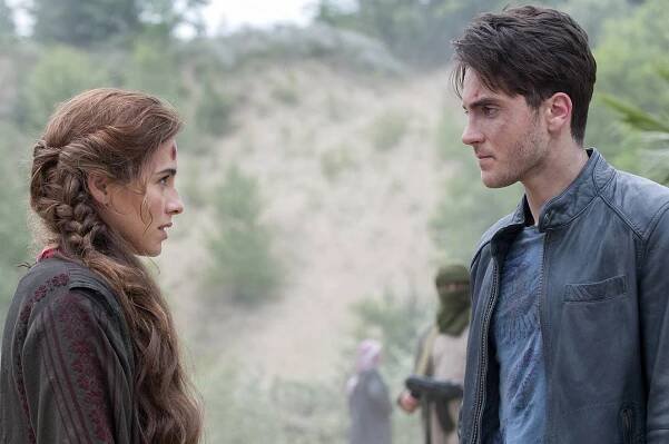 Melia Kreiling, Noah Silver - Tyran - Operace písečná bouře - Z filmu