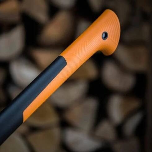 FISKARS štípací sekera X21