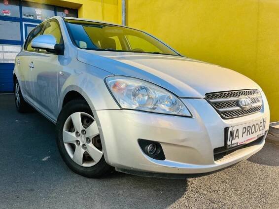KIA CEED 1.4 i 80 kW BENZÍN MLHOVKY KLIMATIZACE.