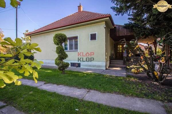 Kúpte si PRIESTRANNÝ 4i RD s GARÁŽOU, VEĽKOU HALOU a UPRAVENOU ZELEŇOU
