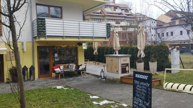 Bonjour caffe Luhačovice (Kavárna) • Mapy.com