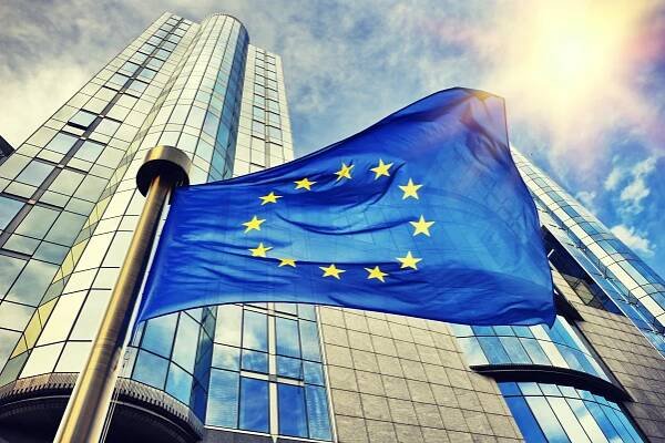 Ekonomický obr, politický trpaslík? Jednotný obchodní zákoník může Evropu nakopnout