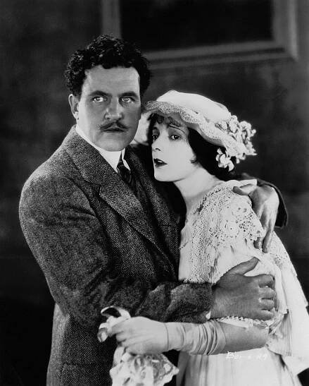 Marriage License? - Z filmu - Walter McGrail, Alma Rubens