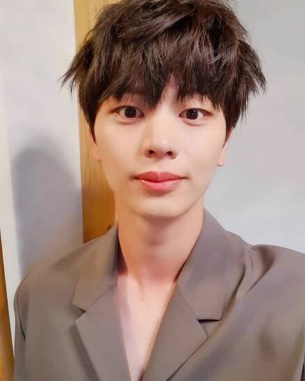 Yook Sung-Jae-1995-P1.jpeg