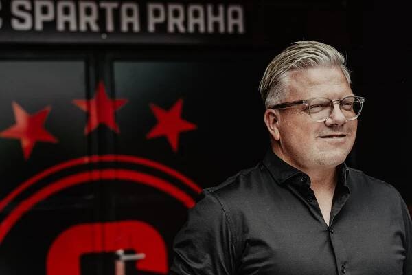 Larsi, děkujeme! | sparta.cz