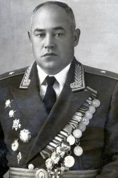 Ivanov, Ivan Sergejevič : I