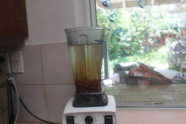Homemade Almond Milk - The Kandid Kitchen