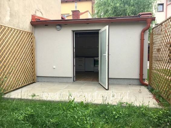 Pronájem garsonky, 23 m2 + předzahrádka, Hradec Králové, Pražské Předměstí, Nerudova ulice | Úvod