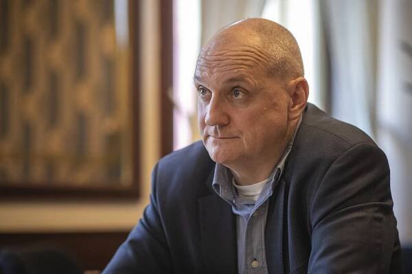 Víra, že energie je jen zboží, dostala vážnou trhlinu, říká Václav Bartuška