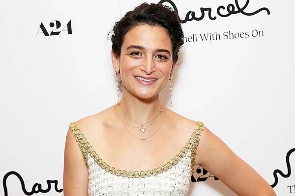 Jenny Slate promotes 'Marcel The Shell With Shoes On'