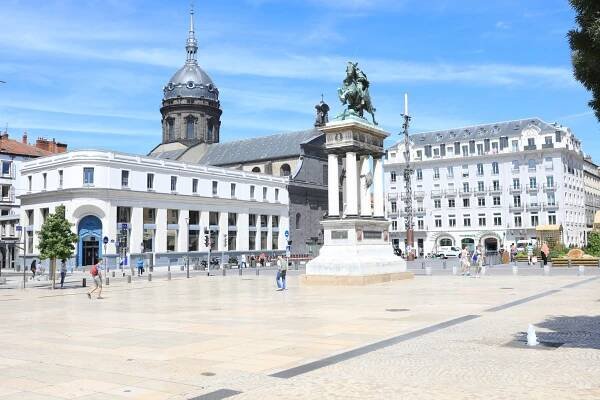 Direct flight from Algiers to Clermont-Ferrand - ASL France