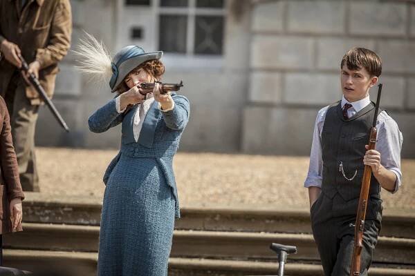 Pan Selfridge - Epizoda 5 - Z filmu - Frances O'Connor, Greg Austin