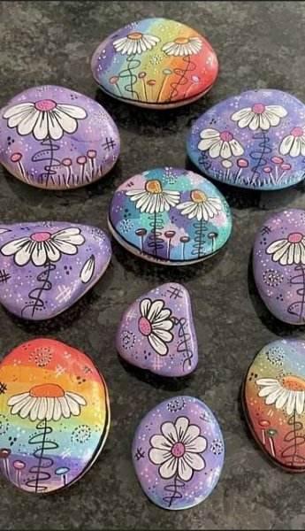 Circle of Painted Rocks with Daisies - Rock Painting Ideas