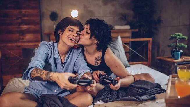 Profesionální gamer oznámil, že je gay. Zkritizoval komunitu za to, že je extrémně homofobní!