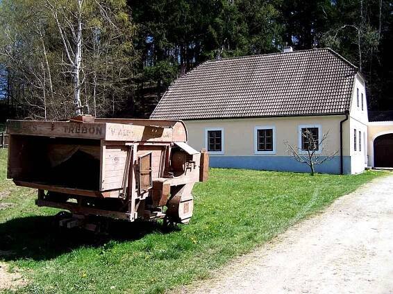 Soubor:Buškův-hamr-8.jpg – Wikipedie