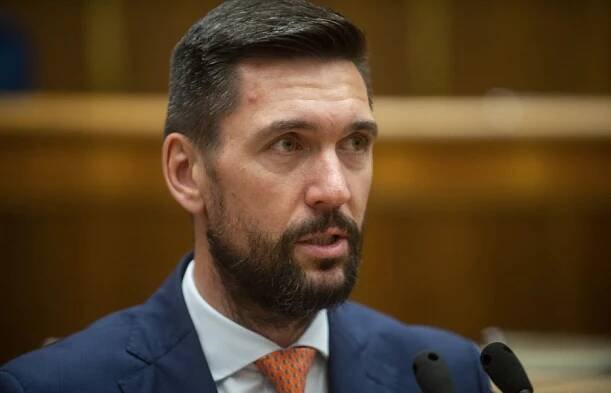 TAKÁČ: VYRÁBAJME POTRAVINY OPÄŤ NA SLOVENSKU