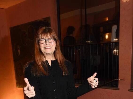 Die Sängerin Katja Ebstein in der Kleinen Komödie im Bayerischen Hof in München