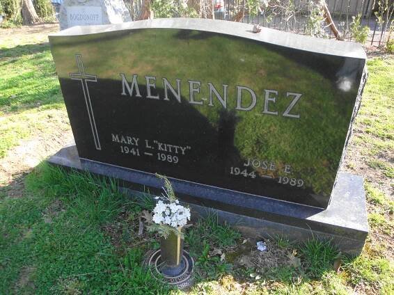 Larger memorial image loading...