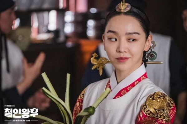 Shin Hye Sun o svojej role v Mr. Queen: Keďže je to dráma o výmene duší, dám do nej svoju dušu - Asianstyle