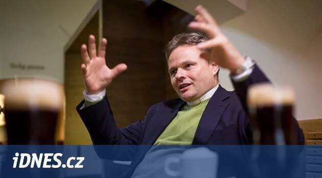 Napravený bohém Tomas van Zavrel. Z manažera se stal kněz - iDNES.cz